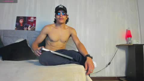 Snapshot of tommyhot7 chatting on July 7, 9:08 pm tommyhot7 online show from July 7, 9:08 pm