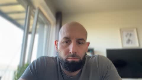 Snapshot of tommyx01 chatting on April 24, 10:39 am Thomas Fit online show from April 24, 10:39 am