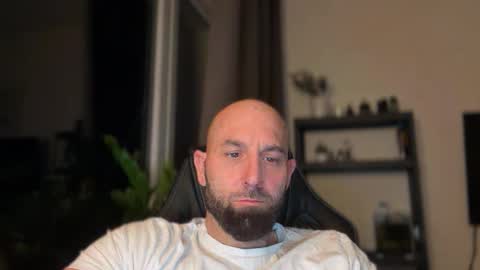 Snapshot of tommyx01 chatting on April 29, 7:53 pm Thomas Fit online show from April 29, 7:53 pm