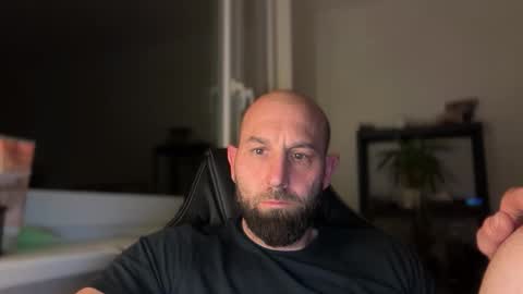 Snapshot of tommyx01 chatting on May 14, 10:05 pm Thomas Fit online show from May 14, 10:05 pm