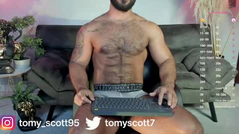 Snapshot of tomy_scott6 chatting on May 6, 10:15 pm tomy_scott6 online show from May 6, 10:15 pm