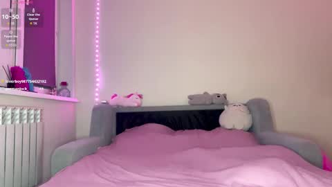 Snapshot of tonimechling chatting on February 14, 1:08 pm Nana and Sara online show from February 14, 1:08 pm