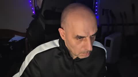 toninspektor online show from April 30, 5:30 pm