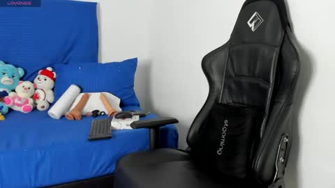 Snapshot of tonny_twink_ chatting on April 22, 1:41 am Tonny online show from April 22, 1:41 am