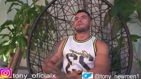 Snapshot of tony_newmen chatting on November 5, 11:32 am tony online show from November 5, 11:32 am