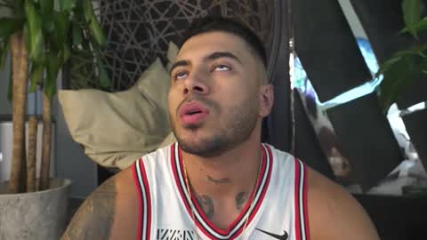 Snapshot of tony_newmen chatting on January 6, 7:06 pm tony online show from January 6, 7:06 pm