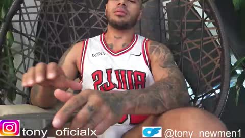 Snapshot of tony_newmen chatting on February 6, 11:24 am tony online show from February 6, 11:24 am