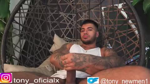 Snapshot of tony_newmen chatting on February 13, 11:28 am tony online show from February 13, 11:28 am