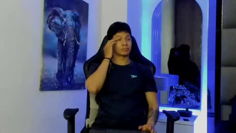 tony_petrov online show from February 12, 5:46 am