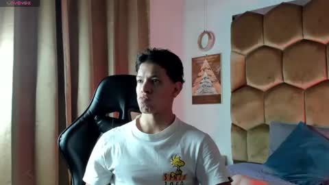 Snapshot of tony_petrov chatting on July 8, 4:28 am tony_petrov online show from July 8, 4:28 am