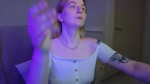 Snapshot of tonyameow chatting on June 30, 1:17 am Tonya online show from June 30, 1:17 am