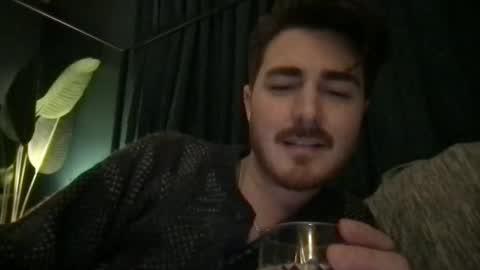 Snapshot of tonydigitt chatting on February 2, 9:40 am tonyd online show from February 2, 9:40 am