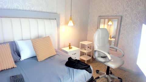 Snapshot of tonylatino_ chatting on February 23, 1:08 pm Tony online show from February 23, 1:08 pm