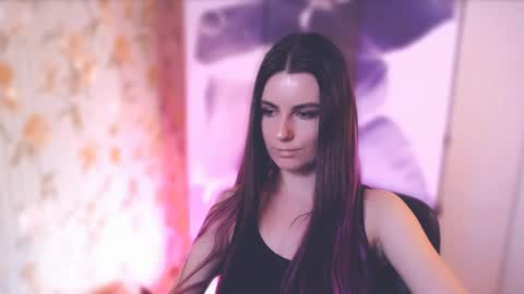 Elizabeth online show from February 25, 1:50 pm