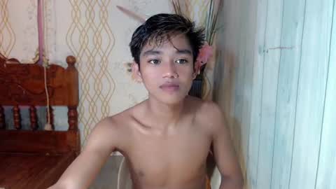 Snapshot of toothlessxx chatting on July 5, 10:11 am jhonrex online show from July 5, 10:11 am