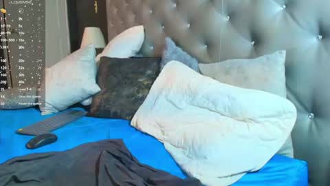Snapshot of toower_ chatting on June 20, 9:23 am T O W E R online show from June 20, 9:23 am