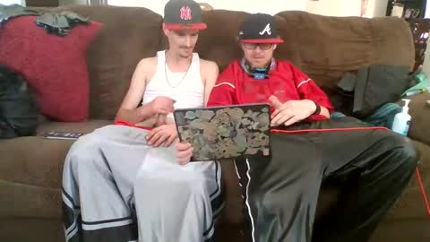 Snapshot of topdogintraining93 chatting on October 17, 6:43 pm SagMeOreduceMe online show from October 17, 6:43 pm