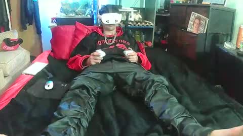 Snapshot of topdogintraining93 chatting on May 2, 9:14 am SagMeOreduceMe online show from May 2, 9:14 am