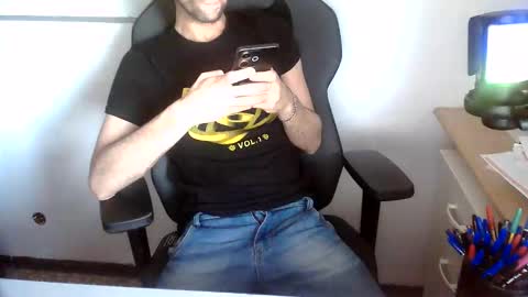 Snapshot of topg84 chatting on May 25, 4:46 pm Topg84 online show from May 25, 4:46 pm