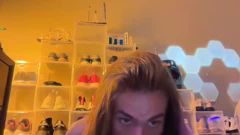 Snapshot of topherhopkins744 chatting on March 20, 10:31 am topherhopkins744 online show from March 20, 10:31 am