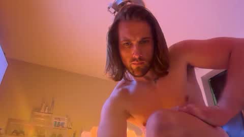 Snapshot of topherhopkins744 chatting on March 31, 8:48 am topherhopkins744 online show from March 31, 8:48 am