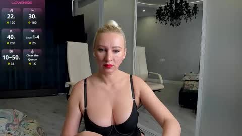 Snapshot of toplady777 chatting on February 17, 6:54 am toplady777 online show from February 17, 6:54 am