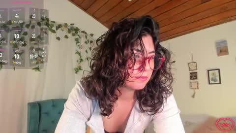 Snapshot of tori_just chatting on June 1, 1:35 pm tori_just online show from June 1, 1:35 pm