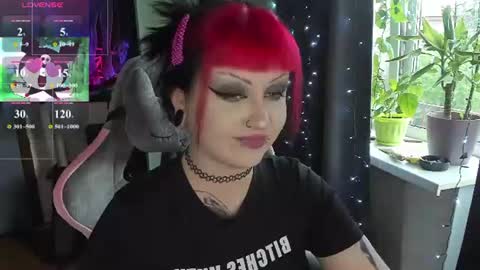 Snapshot of toriayun0 chatting on June 15, 3:36 pm your personal gothic girl check it online show from June 15, 3:36 pm