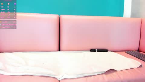 Snapshot of torimonroe_ chatting on December 21, 1:04 am Tori online show from December 21, 1:04 am