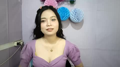 Snapshot of toshikoseaforth chatting on May 21, 11:17 am Emma online show from May 21, 11:17 am