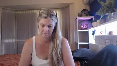 Milly online show from April 21, 12:01 am