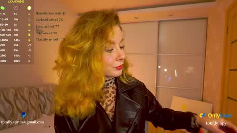 Madam Viktoria   Vacation in Portugal  2811 - 0412 online show from December 20, 2:16 pm