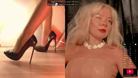 Snapshot of totally_spy chatting on June 27, 11:15 am Madam Viktoria Vacation in Portugal 2811 - 0412 online show from June 27, 11:15 am