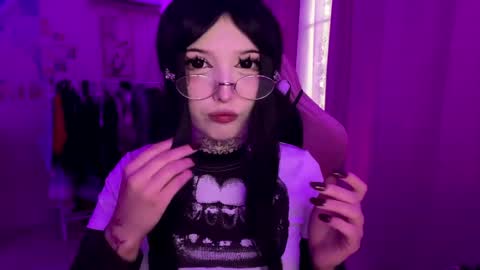 Snapshot of totcherry chatting on April 6, 3:24 pm Lina online show from April 6, 3:24 pm