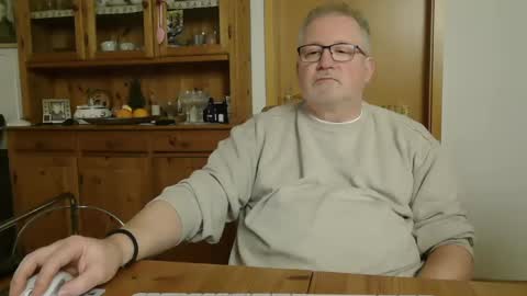 Snapshot of toto758 chatting on January 6, 8:50 pm toto758 online show from January 6, 8:50 pm