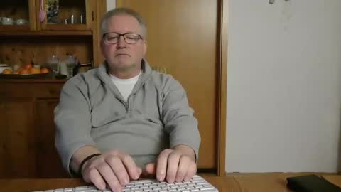 Snapshot of toto758 chatting on January 20, 12:49 pm toto758 online show from January 20, 12:49 pm