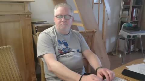 Snapshot of toto758 chatting on March 10, 10:59 am toto758 online show from March 10, 10:59 am