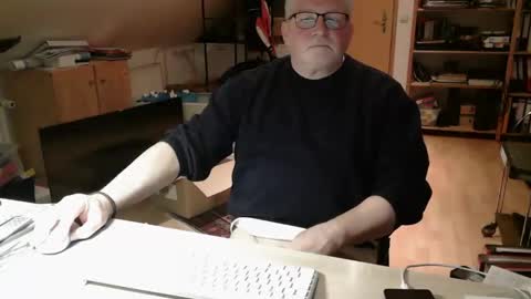 Snapshot of toto758 chatting on January 10, 9:41 pm toto758 online show from January 10, 9:41 pm