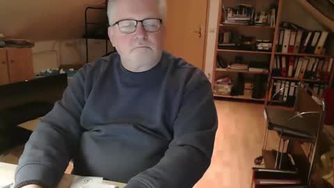 Snapshot of toto758 chatting on February 3, 9:53 pm toto758 online show from February 3, 9:53 pm