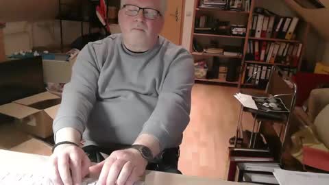 Snapshot of toto758 chatting on February 5, 9:30 pm toto758 online show from February 5, 9:30 pm
