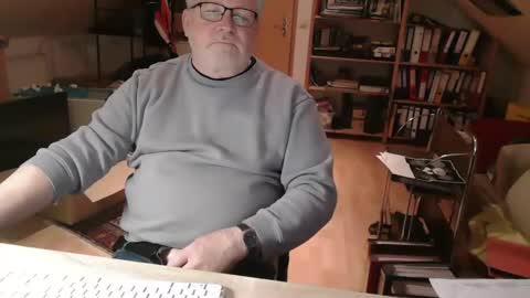 Snapshot of toto758 chatting on February 7, 9:07 pm toto758 online show from February 7, 9:07 pm