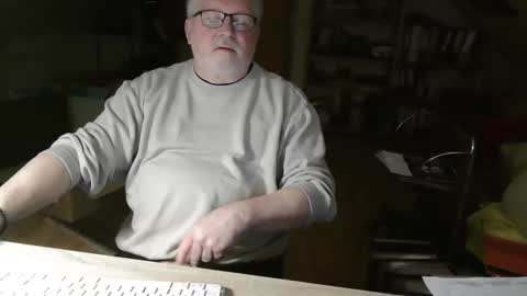 Snapshot of toto758 chatting on February 11, 10:15 pm toto758 online show from February 11, 10:15 pm
