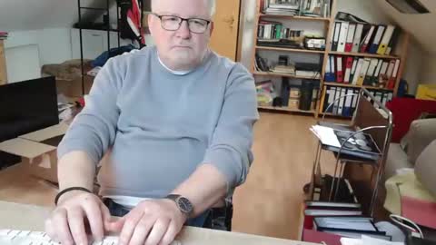 Snapshot of toto758 chatting on March 2, 11:28 am toto758 online show from March 2, 11:28 am