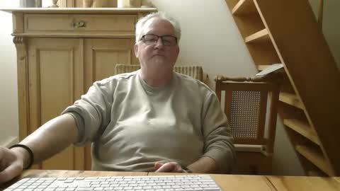 Snapshot of toto758 chatting on March 30, 8:43 pm toto758 online show from March 30, 8:43 pm