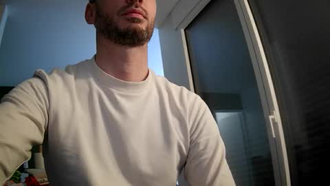 Snapshot of totorino101189 chatting on May 19, 2:01 pm TOTORINO online show from May 19, 2:01 pm