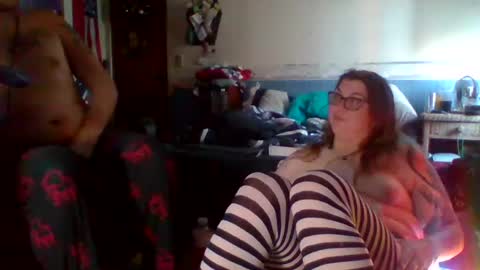 Snapshot of toxiclove1311 chatting on December 15, 9:42 pm Toxiclove1311 online show from December 15, 9:42 pm