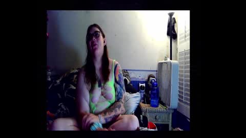 Snapshot of toxiclove1311 chatting on October 4, 12:08 am Toxiclove1311 online show from October 4, 12:08 am