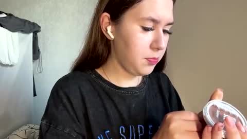 Snapshot of tracievanier chatting on July 5, 12:12 pm Thea online show from July 5, 12:12 pm