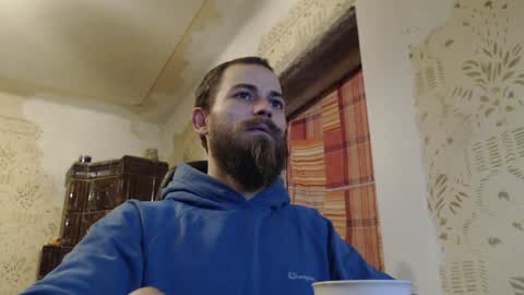 Snapshot of tralalabala chatting on December 9, 8:12 pm Tralalabala online show from December 9, 8:12 pm