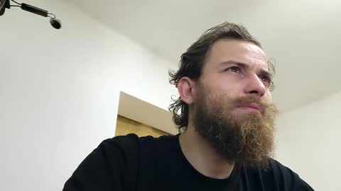 Snapshot of tralalabala chatting on February 18, 8:27 pm Tralalabala online show from February 18, 8:27 pm